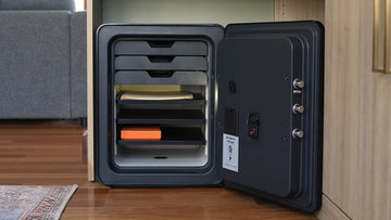 Cocono Classic 40 Medium Size safe for securing and protecting documents