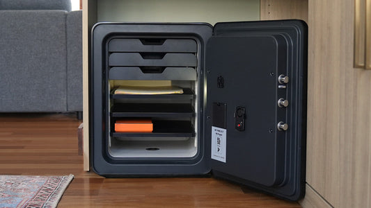 Cocono Classic 40 Medium Size safe for securing and protecting documents