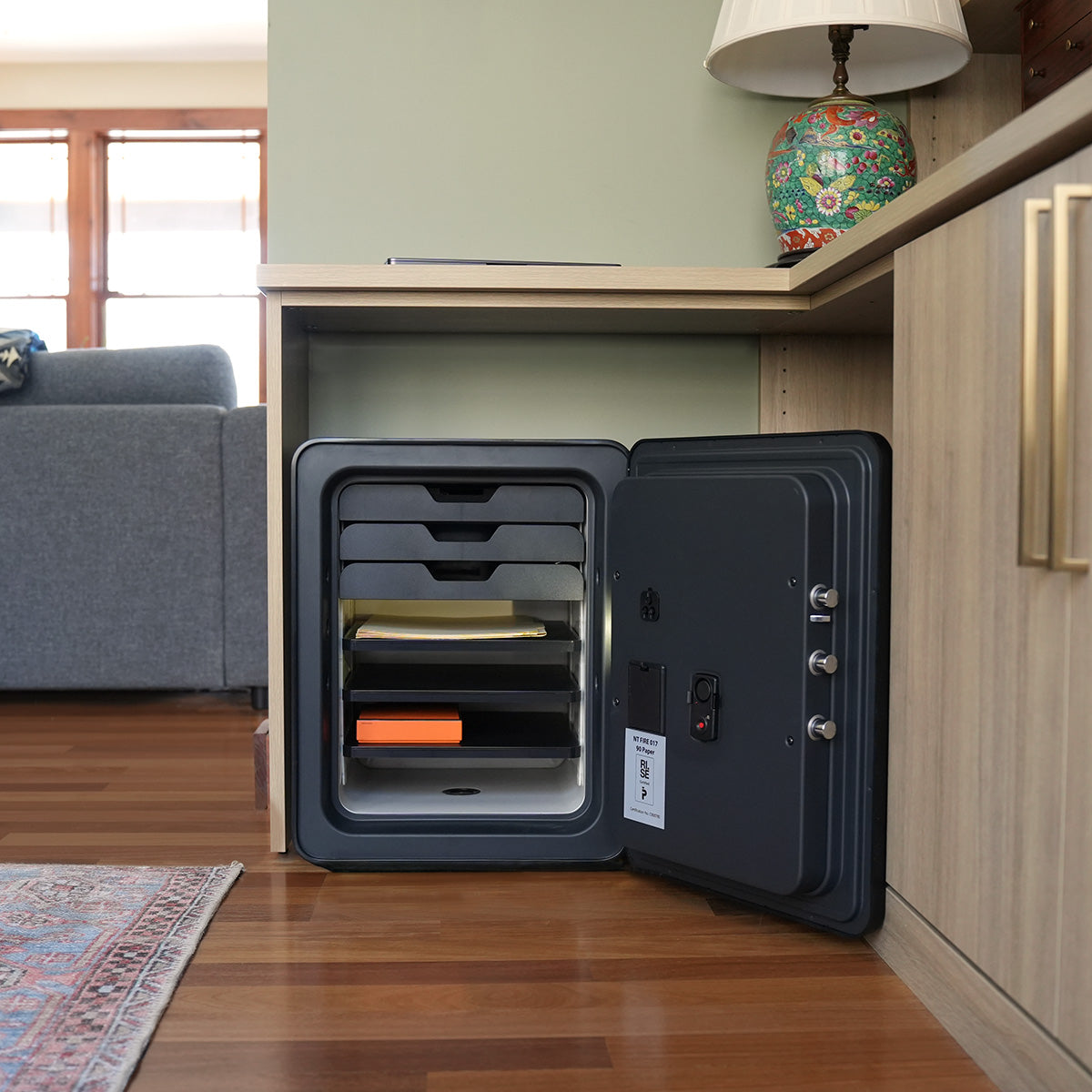 Cocono Classic 40 - A Modern, Medium-sized Biometric & Fireproof